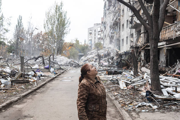 Russian air strike hits residential building in Kramatorsk KRAMATORSK, UKRAINE - OCTOBER 14: A local resident looks at a residential building damaged following a Russian air strike in Kramatorsk, on October 14, 2026. Diego Herrera Carcedo Anadolu Kramatorsk Ukraine. Editorial use only. Please get in touch for any other usage.  Copyright: x2026xAnadoluxDiegoxHerreraxCarcedox