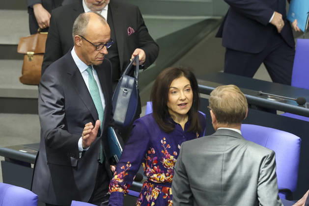 Friedrich Merz, Katherina Reiche und Johann Wadephul bei der Sitzung im Deutschen Bundestag am 14.10.2026 in Berlin Bundeskanzler Merz bei Regierungserklärung m Deutschen Bundestag