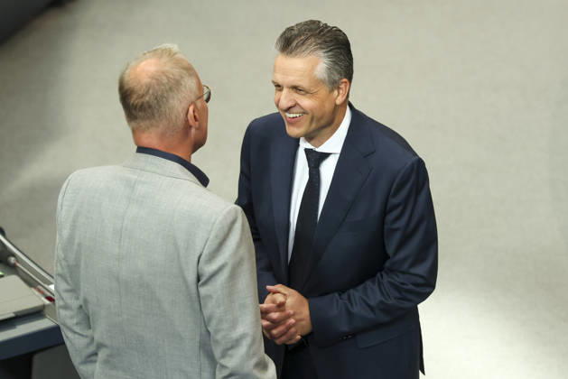 Matthias Miersch und Thorsten Frei bei der Sitzung im Deutschen Bundestag am 14.10.2026 in Berlin Bundeskanzler Merz bei Regierungserklärung m Deutschen Bundestag