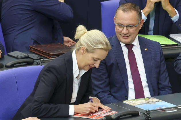 Alice Weidel und Tino Chrupalla bei der Sitzung im Deutschen Bundestag am 14.10.2026 in Berlin Bundeskanzler Merz bei Regierungserklärung m Deutschen Bundestag