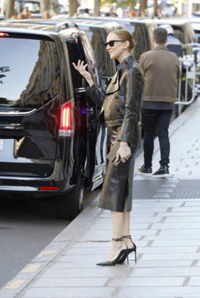 Céline Dion greets her fans as she leaves theRoyal Monceau Hotel in Paris before heading to the La Plénitude Arena at Paris La Défense to continue her concert series on October 14, 2026 Christophe Aubert Bestimage Céline Dion greets fans as she leaves the Royal Monceau Hotel in Paris before heading to the La Plénitude Arena at Paris La Défense to continue her concert series on October 14, 2026, Paris, France  Copyright: xChristophexAubertx xBestimagexChristophexAubertx xBestimagex