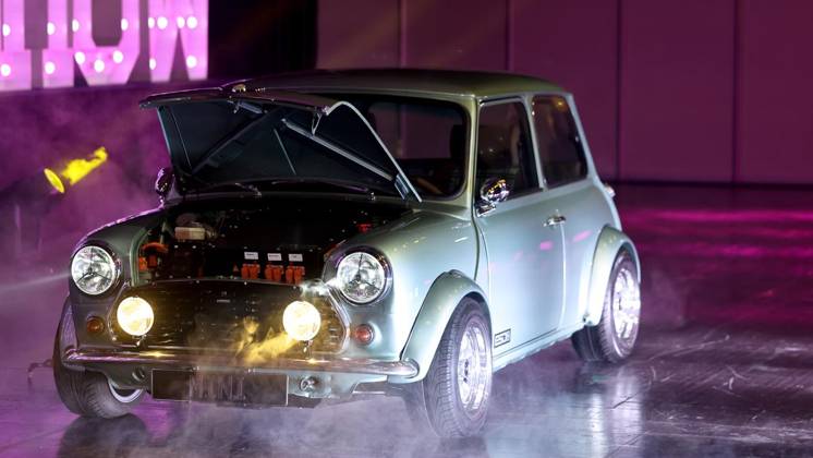 Carwalk zur Essen Motor Show - Große Fotostrecke der spektakulären Autos ** NUR FÜR REDAKTIONELLE ZWECKE ** EDITORIAL USE ONLY **<p>Rover Mini WATTson zur Essen Motor Show am 14. Okotber 2026 in der Messe Essen in Essen-Rüttenscheid. Deutschland Nordrhein-Westfalen Essen Copyright: ChristofxKöpsel