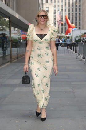 October 14, 2026, New York, New York, USA: BUSY PHILIPPS at NBC Studios in New York City New York USA - ZUMAh16_ 20261014_zaf_h16_018 Copyright: xDanxHerrickx