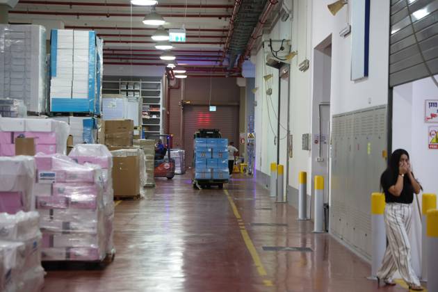 October 14, 2026, Shoham, Israel: SHOHAM, ISRAEL, OCTOBER 14, 2026: Preparations for Israel™s upcoming parliamentary elections at the Central Elections Committee™s logistics centre in Shoham. Workers organise and pack voting materials and polling station equipment during a media tour of the facility. Shoham Israel - ZUMAq101 20261014_zna_q101_136 Copyright: xSaeedxQaqx
