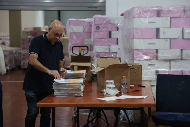 October 14, 2026, Shoham, Israel: SHOHAM, ISRAEL, OCTOBER 14, 2026: Preparations for Israel™s upcoming parliamentary elections at the Central Elections Committee™s logistics centre in Shoham. Workers organise and pack voting materials and polling station equipment during a media tour of the facility. Shoham Israel - ZUMAq101 20261014_zna_q101_145 Copyright: xSaeedxQaqx