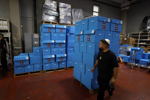 Preparations ahead of Israel s elections TEL AVIV, ISRAEL - OCTOBER 14: Ballots are packaged at the Central Election Committee s logistics center in the Shoham area, east of Tel Aviv, to be delivered to polling stations on October 14, 2026 as part of Israel s general election preparations scheduled to be held on October 27. Stringer Anadolu Tel aviv Israel. Editorial use only. Please get in touch for any other usage.  Copyright: x2026xAnadoluxStringerx