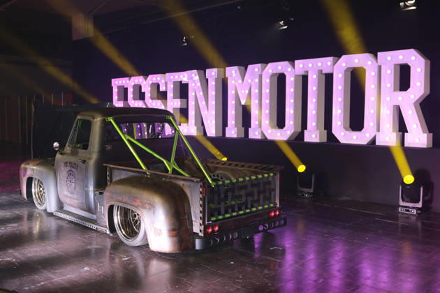 Ford F-100 Restomod (Baujahr 1954, 6.6 Liter V8 Stroker, Gewinner des European Tuning Showdown 2026, Sonderschau tuningXperience), Medientermin Carwalk zur Essen Motor Show am 14.10.2026 in der Messe Essen im Vorfeld der Essen Motor Show 2026 (28.11.-06.12.2026, EMS Preview 27.11.2026)