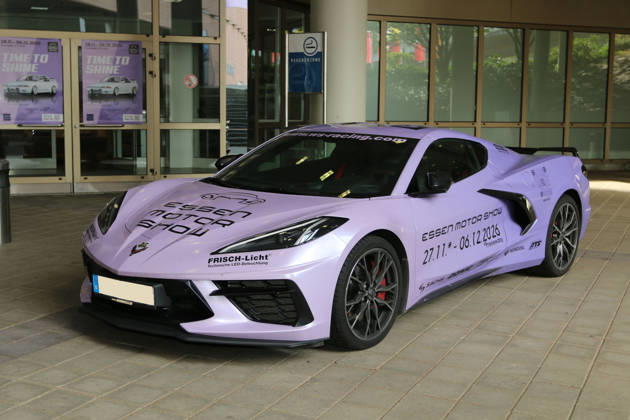 Chevrolet Corvette C8 mit Essen Motor Show Folierung, Medientermin Carwalk zur Essen Motor Show am 14.10.2026 in der Messe Essen im Vorfeld der Essen Motor Show 2026 (28.11.-06.12.2026, EMS Preview 27.11.2026)