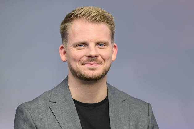 im Bild v.l.: Tim Klüssendorf, SPD (Generalsekretär), GER, Berlin, Studio, zu Gast bei Maischberger, politische Talkshow, TV, Format, mit Moderatorin Sandra Maischberger, Das Erste, aus Adlershof Am Studio 20, 14.10.2026, Copyright: HMBxMedia UwexKoch