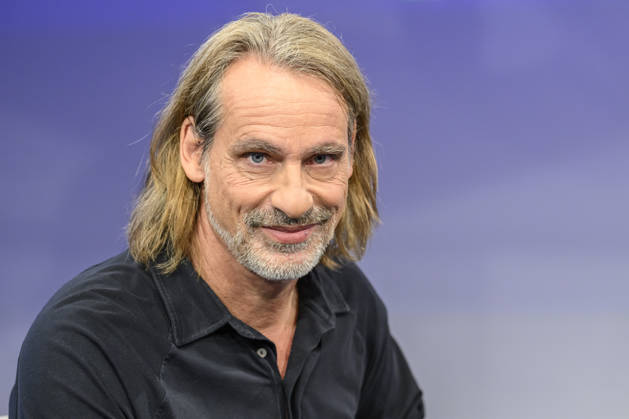 im Bild v.l.: Richard David Precht (Philosoph), GER, Berlin, Studio, zu Gast bei – Maischberger, politische Talkshow, TV, Format, mit Moderatorin – Sandra Maischberger, Das Erste, aus Adlershof – Am Studio 20, 14.10.2026, Copyright: HMBxMedia UwexKoch