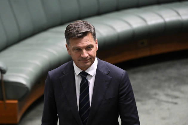 QUESTION TIME, Australian Opposition Leader Angus Taylor arrives during Question Time in the House of Representatives at Parliament House in Canberra, Thursday, October 15, 2026. ( NO ARCHIVING CANBERRA AUSTRALIAN CAPITAL TERRITORY Australia  Copyright: xLUKASxCOCHx 20261015188370821039
