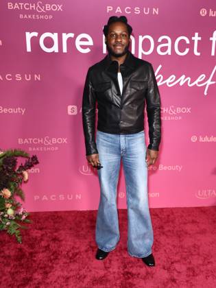 4th Annual Rare Impact Fund Benefit 2026: A Night Of Radiance And Reflection Leon Bridges at the 4th Annual Rare Impact Fund Benefit 2026: A Night of Radiance and Reflection - Selena Gomez Hosts the Fourth Annual Rare Impact Fund Benefit Supporting Youth Mental Health held at the Hollywood Palladium on October 14, 2026 in Hollywood, Los Angeles, California, United States. Hollywood California United States Copyright: xXavierxCollin ImagexPressxAgencyx