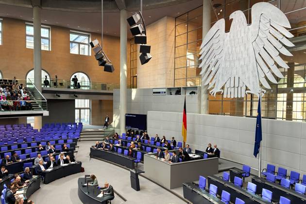 Berlin, Deutschland, 15.10.2026: Deutscher Bundestag: 102. Bundestagssitzung: Blick ins Plenum mit dem Bundesadler. Copyright: xdtsxNachrichtenagenturx dts_139002