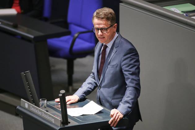 Berlin, Deutschland, 15.10.2026: Deutscher Bundestag: 102. Bundestagssitzung: Bundesminister für Gesundheit Carsten Linnemann (CDU) Copyright: xdtsxNachrichtenagenturx dts_139024