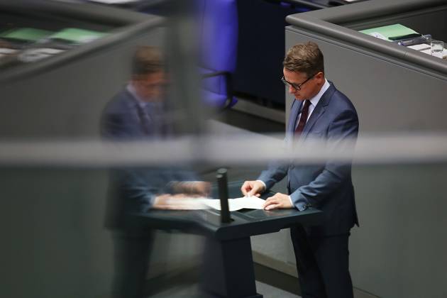 Berlin, Deutschland, 15.10.2026: Deutscher Bundestag: 102. Bundestagssitzung: Bundesminister für Gesundheit Carsten Linnemann (CDU) Copyright: xdtsxNachrichtenagenturx dts_139032