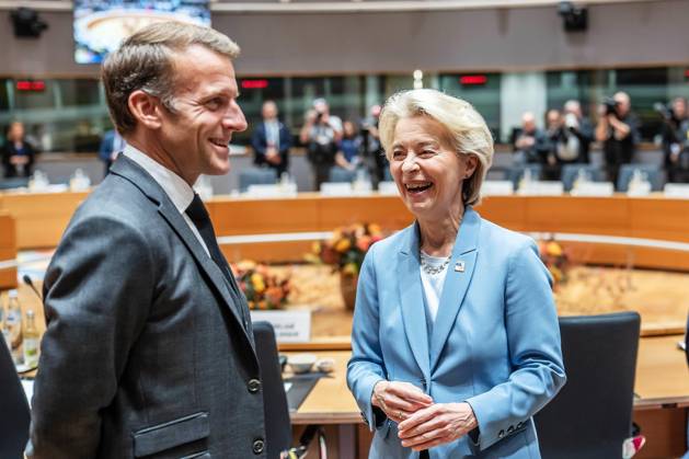 News Bilder des Tages Brüssel, Belgien, 15.10.2026: Europa-Gebäude: EU-Gipfel: Emmanuel Macron und Ursula von der Leyen (Foto: Michael Kappeler, Pool)