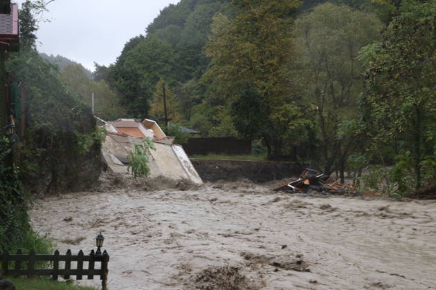 Heavy rain causes two-story house to collapse in Sakarya SAKARYA, TURKIYE - OCTOBER 15: A two-story house that had previously been evacuated lies partially collapsed along a stream following heavy rainfall in the Fevziye neighborhood of Sapanca district in Sakarya, Turkiye, on October 15, 2026. Floodwaters caused the house, located on the stream bank, to collapse. Mine Yildirim Anadolu Sakarya Turkey. Editorial use only. Please get in touch for any other usage.  Copyright: x2026xAnadoluxMinexYildirimx