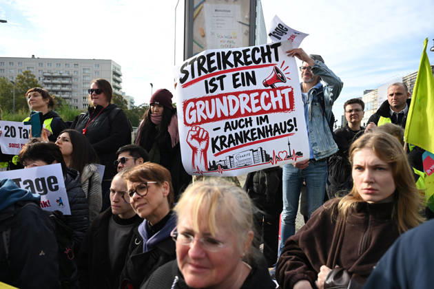 Charite workers strike over working conditions in Berlin BERLIN, GERMANY - OCTOBER 15: Workers at Charite, one of Germany’s largest university hospitals, take part in a warning strike called by the ver.di trade union, demanding better working conditions and reduced workloads, in Berlin, Germany, October 15, 2026. Volodymyr Sindieiev Anadolu Berlin Germany. Editorial use only. Please get in touch for any other usage.  Copyright: x2026xAnadoluxVolodymyrxSindieievx