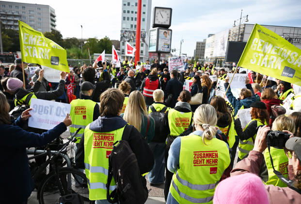 Charite workers strike over working conditions in Berlin BERLIN, GERMANY - OCTOBER 15: Workers at Charite, one of Germany’s largest university hospitals, take part in a warning strike called by the ver.di trade union, demanding better working conditions and reduced workloads, in Berlin, Germany, October 15, 2026. Volodymyr Sindieiev Anadolu Berlin Germany. Editorial use only. Please get in touch for any other usage.  Copyright: x2026xAnadoluxVolodymyrxSindieievx