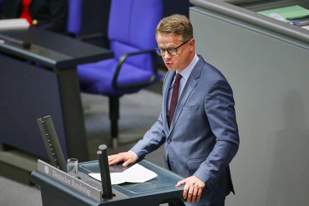 Berlin, Deutschland, 15.10.2026: Deutscher Bundestag: 102. Bundestagssitzung: Bundesminister für Gesundheit Carsten Linnemann (CDU) Copyright: xdtsxNachrichtenagenturx dts_139278