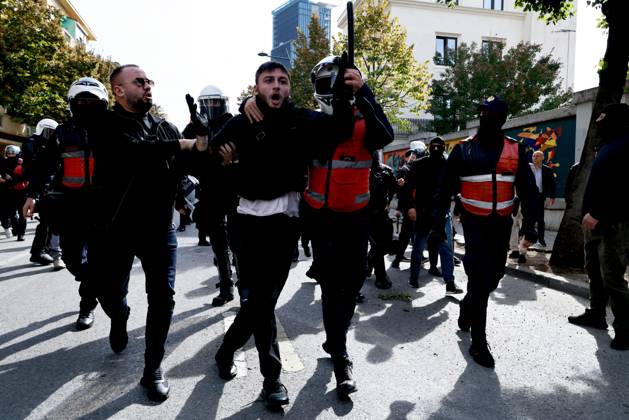 Tirana Student Protests Continue TIRANA, ALBANIA, OCTOBER 15, 2026: Students and other demonstrators take part in continuing anti-government protests in Tirana, demanding improved university conditions and the resignation of Prime Minister Edi Rama. Protesters clash with riot police as the unrest continues for a third consecutive day. TIRANA AL Copyright: x xVlasovxSulajx xJNAxPressx