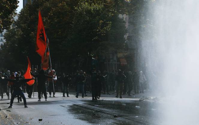 October 15, 2026, Tirana, AL: TIRANA, ALBANIA, OCTOBER 15, 2026: Students and other demonstrators take part in continuing anti-government protests in Tirana, demanding improved university conditions and the resignation of Prime Minister Edi Rama. Protesters clash with riot police as the unrest continues for a third consecutive day. Tirana AL - ZUMAq101 20261015_zna_q101_070 Copyright: xVlasovxSulajx