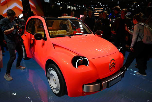 Paris Motor Show 2026 PARIS, FRANCE - OCTOBER 15: The Citroen 2 CV electric concept car on display at the Paris Motor Show (Mondial de l Auto) in Paris, France on October 15, 2026. Mustafa Yalcin Anadolu Paris France. Editorial use only. Please get in touch for any other usage. Copyright: x2026xAnadoluxMustafaxYalcinx