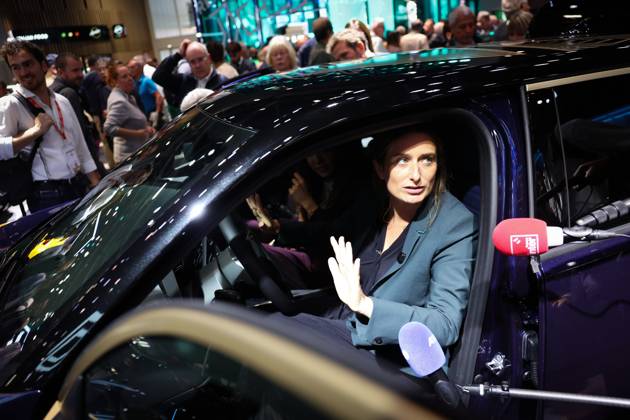 PARIS AUTO SHOW PHOTOPQR LE PARISIEN Le Parisien Arnaud Journois PARIS Oct. 15, 2026 Paris, October 15, 2026 Mondial de l2026 Marine Tondelier, National Secretary of Les Écologistes and presidential candidate, at the Renault booth. Photo: Le Parisien, Arnaud Journois, Oct. 15, 2026. Paris Motor Show, PARIS 75, France Copyright: xPHOTOPQR LExPARISIEN MAXPPPxLexParisienx xArnaudxJournoisx 20261015LPA0487 20261015LPA0487