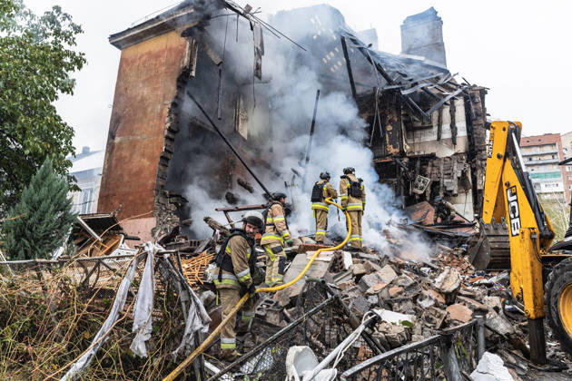 Russian guided-bomb attack in Sloviansk SLOVIANSK, UKRAINE - OCTOBER 15: Ukrainian rescue workers and firefighters are trying to locate Olya’s body under the rubble of a residential building following a Russian guided-bomb attack in Sloviansk, Ukraine, on 15 October 2026 Diego Herrera Carcedo Anadolu Sloviansk Ukraine. Editorial use only. Please get in touch for any other usage.  Copyright: x2026xAnadoluxDiegoxHerreraxCarcedox