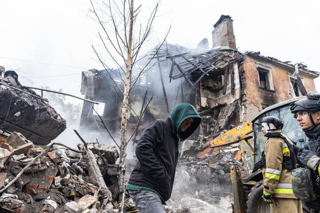 Russian guided-bomb attack in Sloviansk SLOVIANSK, UKRAINE - OCTOBER 15: Ukrainian rescue workers and firefighters are trying to locate Olya’s body under the rubble of a residential building following a Russian guided-bomb attack in Sloviansk, Ukraine, on 15 October 2026 Diego Herrera Carcedo Anadolu Sloviansk Ukraine. Editorial use only. Please get in touch for any other usage.  Copyright: x2026xAnadoluxDiegoxHerreraxCarcedox