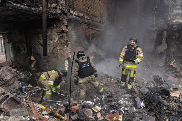Russian guided-bomb attack in Sloviansk SLOVIANSK, UKRAINE - OCTOBER 15: Ukrainian rescue workers and firefighters are trying to locate Olya’s body under the rubble of a residential building following a Russian guided-bomb attack in Sloviansk, Ukraine, on 15 October 2026 Diego Herrera Carcedo Anadolu Sloviansk Ukraine. Editorial use only. Please get in touch for any other usage.  Copyright: x2026xAnadoluxDiegoxHerreraxCarcedox