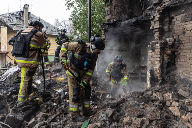 Russian guided-bomb attack in Sloviansk SLOVIANSK, UKRAINE - OCTOBER 15: Ukrainian rescue workers and firefighters are trying to locate Olya’s body under the rubble of a residential building following a Russian guided-bomb attack in Sloviansk, Ukraine, on 15 October 2026 Diego Herrera Carcedo Anadolu Sloviansk Ukraine. Editorial use only. Please get in touch for any other usage.  Copyright: x2026xAnadoluxDiegoxHerreraxCarcedox