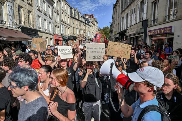HIGH SCHOOL STUDENTS’ PROTEST PHOTOPQR OUEST FRANCE Martin ROCHE Caen October 15, 2026 On Thursday, October 15, 2026, about 400 people protested in the streets of Caen, Calvados. The demonstration was organized by the General Assembly of National Education staff, supported by union members, high school students, and college students. Photographer: Martin ROCHE, Ouest France, France. Fires have broken out at several schools in France as students protest by blocking access to educational institutions nationwide over school funding and learning conditions. Caen, FRANCE, France Copyright: xPHOTOPQR OUESTxFRANCE MAXPPPxMartinxROCHEx 20261015OFR0448 20261015OFR0448