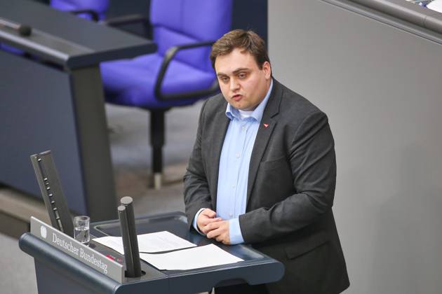 Berlin, Deutschland, 15.10.2026: Deutscher Bundestag: 102. Bundestagssitzung: Jan Krampe, Linke Copyright: xdtsxNachrichtenagenturx dts_139289