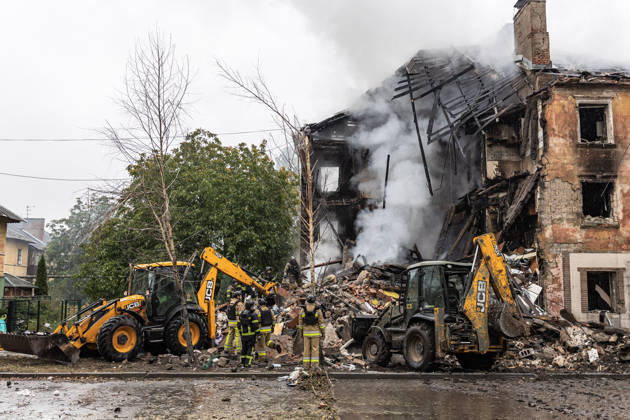 Russian Guided-Bomb Attack in Sloviansk SLOVIANSK, UKRAINE - OCTOBER 15: Ukrainian rescue workers and firefighters are trying to locate Olya’s body under the rubble of a residential building following a Russian guided-bomb attack in Sloviansk, Ukraine, on 15 October 2026 Diego Herrera Carcedo Anadolu Sloviansk Ukraine. Editorial use only. Please get in touch for any other usage.  Copyright: x2026xAnadoluxDiegoxHerreraxCarcedox