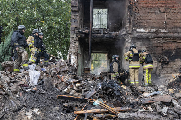 Russian Guided-Bomb Attack in Sloviansk SLOVIANSK, UKRAINE - OCTOBER 15: Ukrainian rescue workers and firefighters are trying to locate Olya’s body under the rubble of a residential building following a Russian guided-bomb attack in Sloviansk, Ukraine, on 15 October 2026 Diego Herrera Carcedo Anadolu Sloviansk Ukraine. Editorial use only. Please get in touch for any other usage.  Copyright: x2026xAnadoluxDiegoxHerreraxCarcedox
