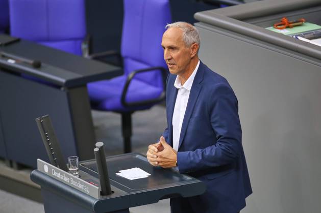 Berlin, Deutschland, 15.10.2026: Deutscher Bundestag: 102. Bundestagssitzung: Christoph Schmid, SPD Copyright: xdtsxNachrichtenagenturx dts_139309