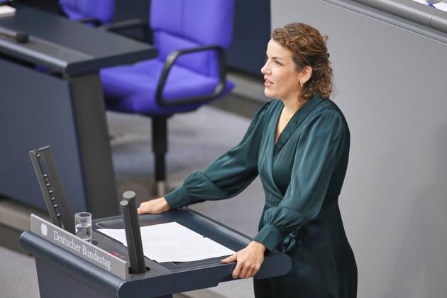 Berlin, Deutschland, 15.10.2026: Deutscher Bundestag: 102. Bundestagssitzung: Lina Seitzl, SPD Copyright: xdtsxNachrichtenagenturx dts_139247