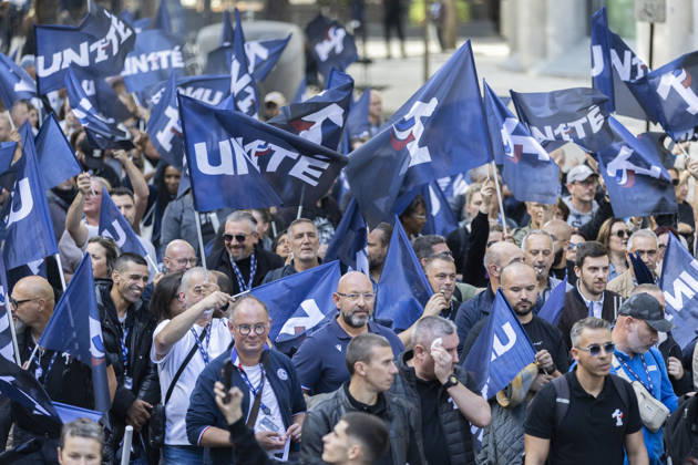 Police Officers Protest - Paris Several thousand police officers from the UN1TE police union demonstrated in Paris on October 15, 2026 to protest against their working conditions. Photos by Jérémy Paoloni ABACAPRESS.COM Paris France  Copyright: xPaolonixJeremy ABACAx