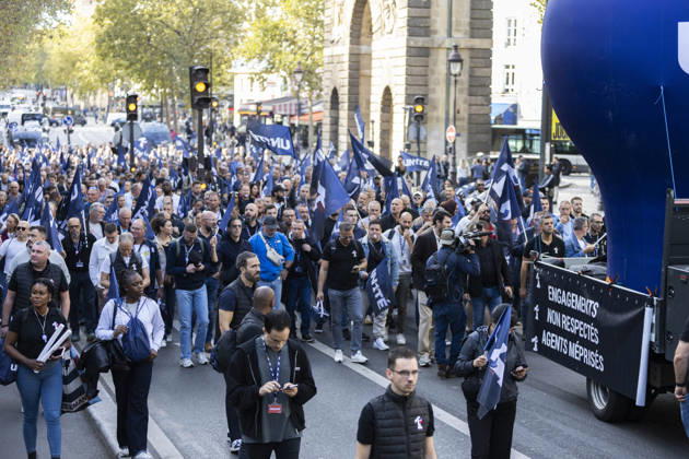 Police Officers Protest - Paris Several thousand police officers from the UN1TE police union demonstrated in Paris on October 15, 2026 to protest against their working conditions. Photos by Jérémy Paoloni ABACAPRESS.COM Paris France  Copyright: xPaolonixJeremy ABACAx