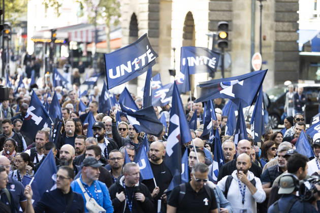 Police Officers Protest - Paris Several thousand police officers from the UN1TE police union demonstrated in Paris on October 15, 2026 to protest against their working conditions. Photos by Jérémy Paoloni ABACAPRESS.COM Paris France  Copyright: xPaolonixJeremy ABACAx