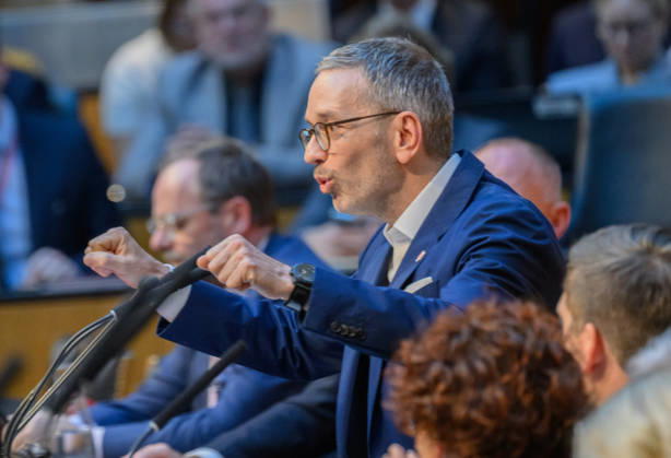 Â - Wien 15.10.2026 - 103. Sitzung des Nationalrates. Dringliche Anfrage der FPÖ verbunden mit Misstrauensantrag gegen die gesamte Regierung. PHOTO: Klubobmann der FPÖ Herbert Kickl 103th sitting of the National Council. Nationalrat, Nationalratssitzung, Parlamentssitzung, Parlament, Plenum 103. Sitzung des Nationalrates