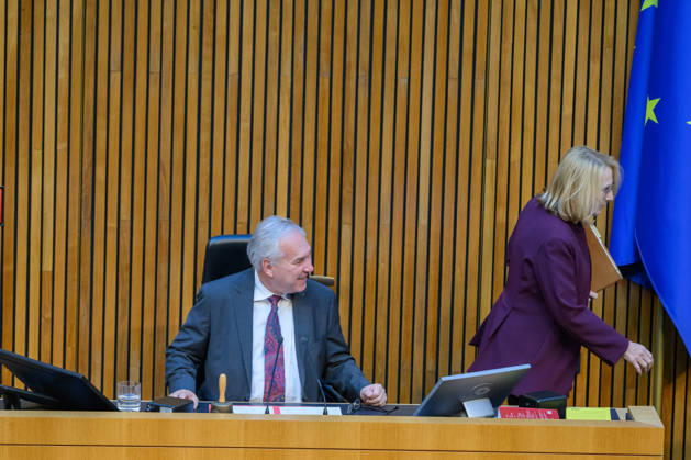 Â - Wien 15.10.2026 - 103. Sitzung des Nationalrates. Dringliche Anfrage der FPÖ verbunden mit Misstrauensantrag gegen die gesamte Regierung. PHOTO: erster Präsident des Nationalrats Walter Rosenkranz (FPOE) und dritte Präsidentin des Nationalrats Doris Bures (SPOE) 103th sitting of the National Council. Nationalrat, Nationalratssitzung, Parlamentssitzung, Parlament, Plenum 103. Sitzung des Nationalrates