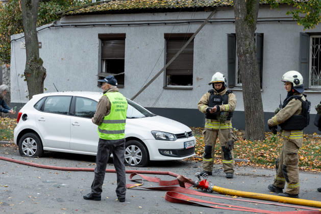 Russian attack towards civilian infrastructure in Ukraine’s Poltava DNIPRO, UKRAINE - OCTOBER 15: (----EDITORIAL USE ONLY - MANDATORY CREDIT - DNIPROPETROVSK REGIONAL MILITARY ADMINISTRATION OF UKRAINE HANDOUT - NO MARKETING NO ADVERTISING CAMPAIGNS - DISTRIBUTED AS A SERVICE TO CLIENTS---- HANDOUT - NO MARKETING NO ADVERTISING CAMPAIGNS - DISTRIBUTED AS A SERVICE TO CLIENTS----) A view of the destruction after the Russian combined attack towards civilian infrastructure and damaged a school building, an apartment building, three private houses, an administrative building, and four vehicles on Poltava, Ukraine on October 15, 2026. Dnipropetrovsk Regional Military Anadolu Dnipropetrovs ka Oblast Ukraine. Editorial use only. Please get  Copyright: x2026xAnadoluxDnipropetrovskxRegionalxMilitaryx