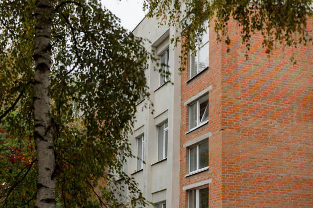 Russian attack towards civilian infrastructure in Ukraine’s Poltava DNIPRO, UKRAINE - OCTOBER 15: (----EDITORIAL USE ONLY - MANDATORY CREDIT - DNIPROPETROVSK REGIONAL MILITARY ADMINISTRATION OF UKRAINE HANDOUT - NO MARKETING NO ADVERTISING CAMPAIGNS - DISTRIBUTED AS A SERVICE TO CLIENTS---- HANDOUT - NO MARKETING NO ADVERTISING CAMPAIGNS - DISTRIBUTED AS A SERVICE TO CLIENTS----) A view of the destruction after the Russian combined attack towards civilian infrastructure and damaged a school building, an apartment building, three private houses, an administrative building, and four vehicles on Poltava, Ukraine on October 15, 2026. Dnipropetrovsk Regional Military Anadolu Dnipropetrovs ka Oblast Ukraine. Editorial use only. Please get  Copyright: x2026xAnadoluxDnipropetrovskxRegionalxMilitaryx