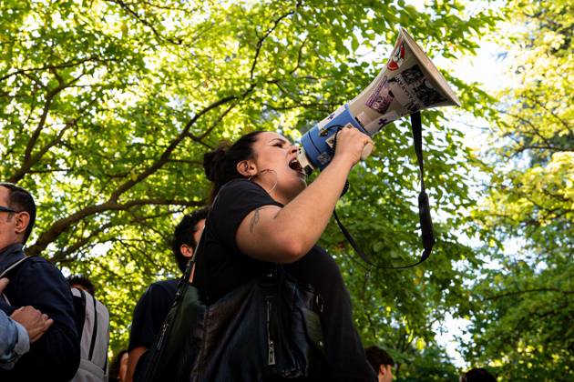 October 15, 2026, Madrid, Spain: MADRID, SPAIN - OCTOBER 15, 2026: Hundreds of students have gathered at the Complutense University of Madrid to denounce the police charges that took place yesterday on campus and to demand the release and dismissal of charges against the five students arrested during the protest. The march proceeded to the Geography and History Department, where seven police vans had set up a security perimeter. The students demanded more funding for the public university which is under the jurisdiction of the Community of Madrid, governed by the conservative People™s Party and the removal of police from the campus which falls under the jurisdiction of the central government led by the Socialist Party. Madrid Spain - ZUMAq101 20261015_zna_q101_119 Copyright: xVictorxSanjuanxCardeoÂ±Ax