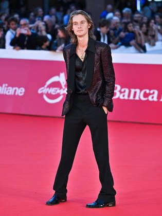IPA89724395 - Rome, 2026 Film Festival Night 3 Red Carpet for the film Je so Pazzo. Pictured: Luca Chikovani  Copyright: xMaurizioxD Avanzox xPoolxRomaxFilmxFestx2026x IPA89724395