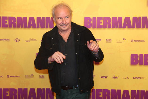 Berlin Premiere des Dokumentarfilms BIERMANN in Berlin Berlin, 15.10.2026 Leander Haußmann bei der Berlin Premiere des Dokumentarfilms BIERMANN im Kino International in Berlin Berlin Deutschland Copyright: xMatthiasxGränzdörferx