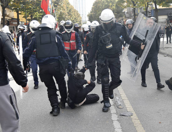 Protesters Clash with Police During a Demonstration in Tirana, Albania. Riot police detain a protester during an anti-government demonstration in central Tirana on October 15, 2026, as protests continued for a third consecutive day over university conditions and demands for the resignation of Albanian Prime Minister Edi Rama. The latest rally follows two nights of violence in the capital, during which protesters and riot police clashed, police used water cannons and tear gas, and demonstrators damaged government offices and shops and set fire to several buildings. Light Studio Agency Malton Dibra Tirana Albania Copyright: xLightxStudioxAgencyx xMaltonxDibrax