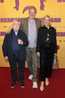 Wolf Biermann, Michael Souvignier und Pamela Biermann bei der Premiere des Dokumentarfilms Biermann im Kino International. Berlin, 15.10.2026